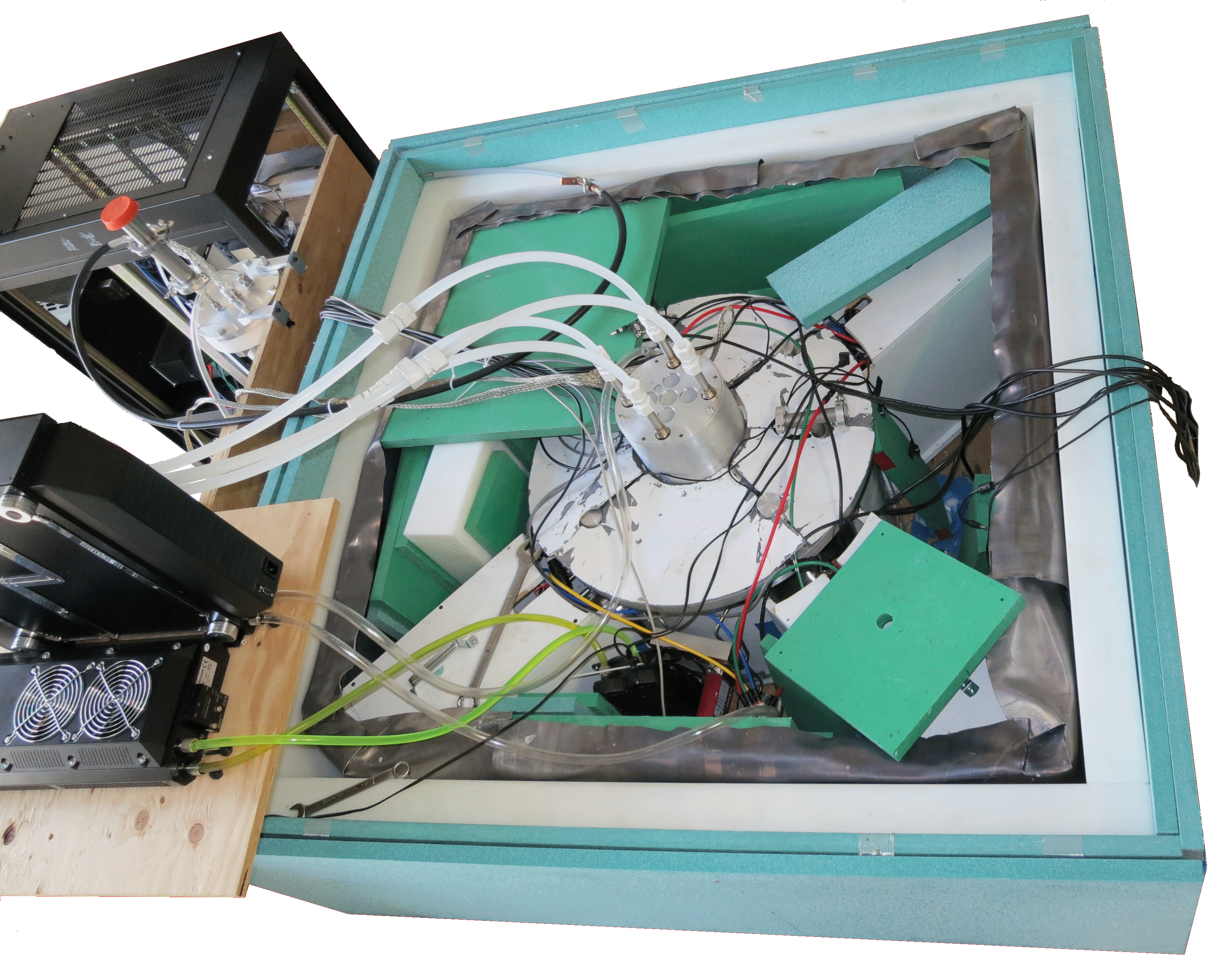 4beam neutron generator