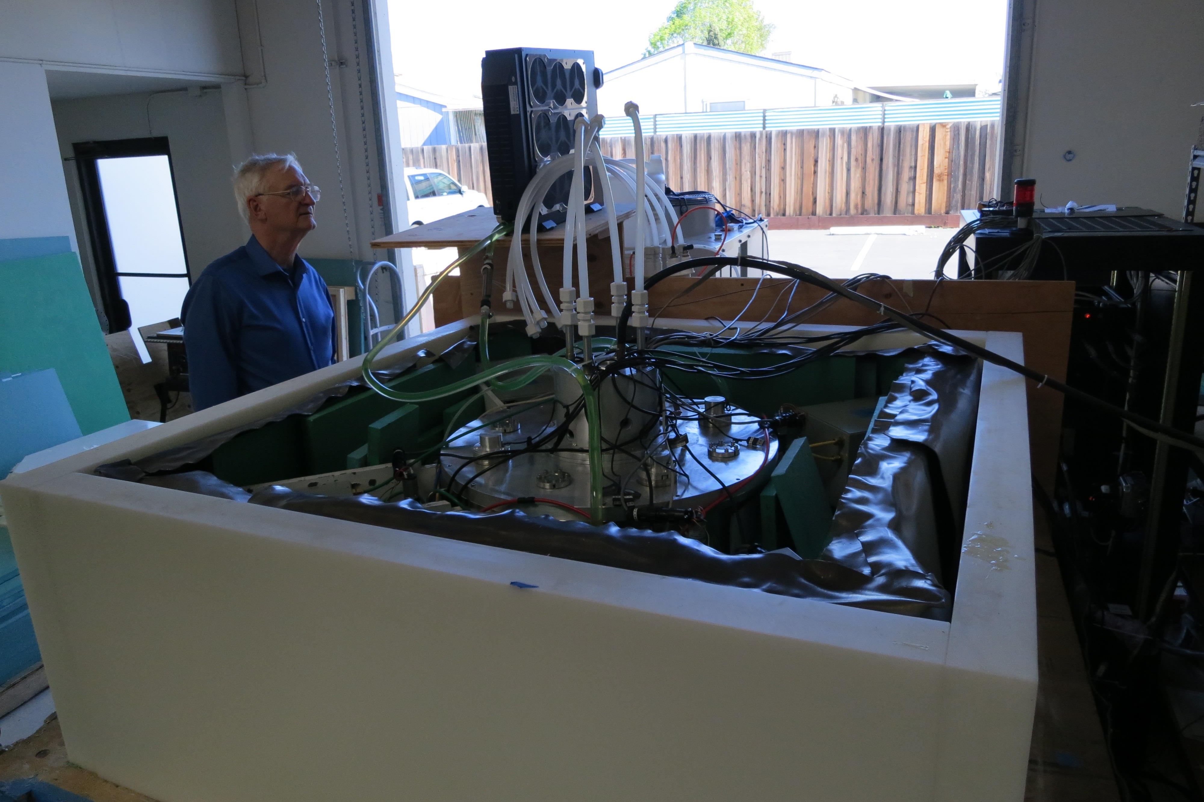 4beam neutron generator