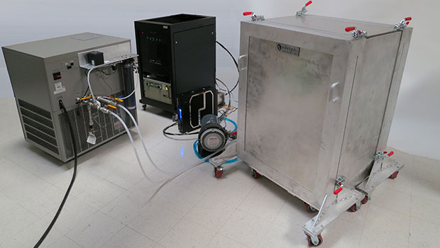 Shielded thermal neutron generator 5x10^9 or 10^10